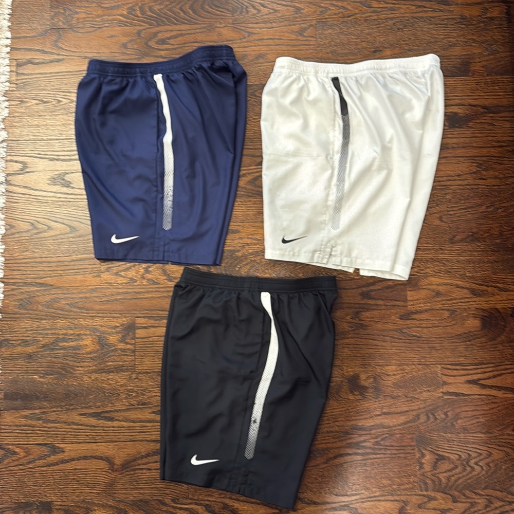 Men’s Nike Drifit draw string shorts -3 pairs